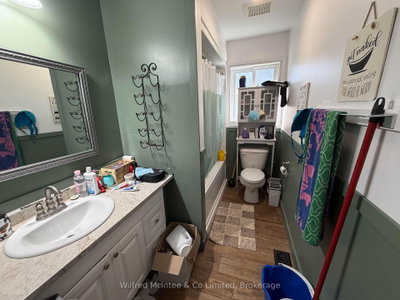2 Parkview Court • Brockton, ON photo 4