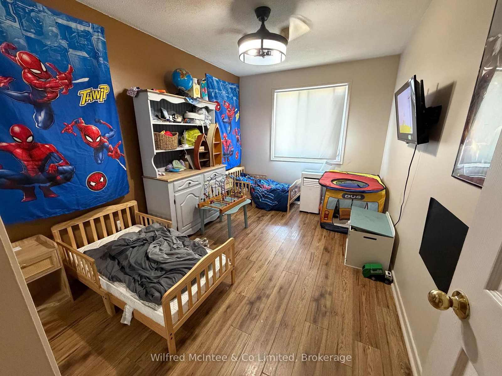 2 Parkview Court • Brockton, ON photo 6