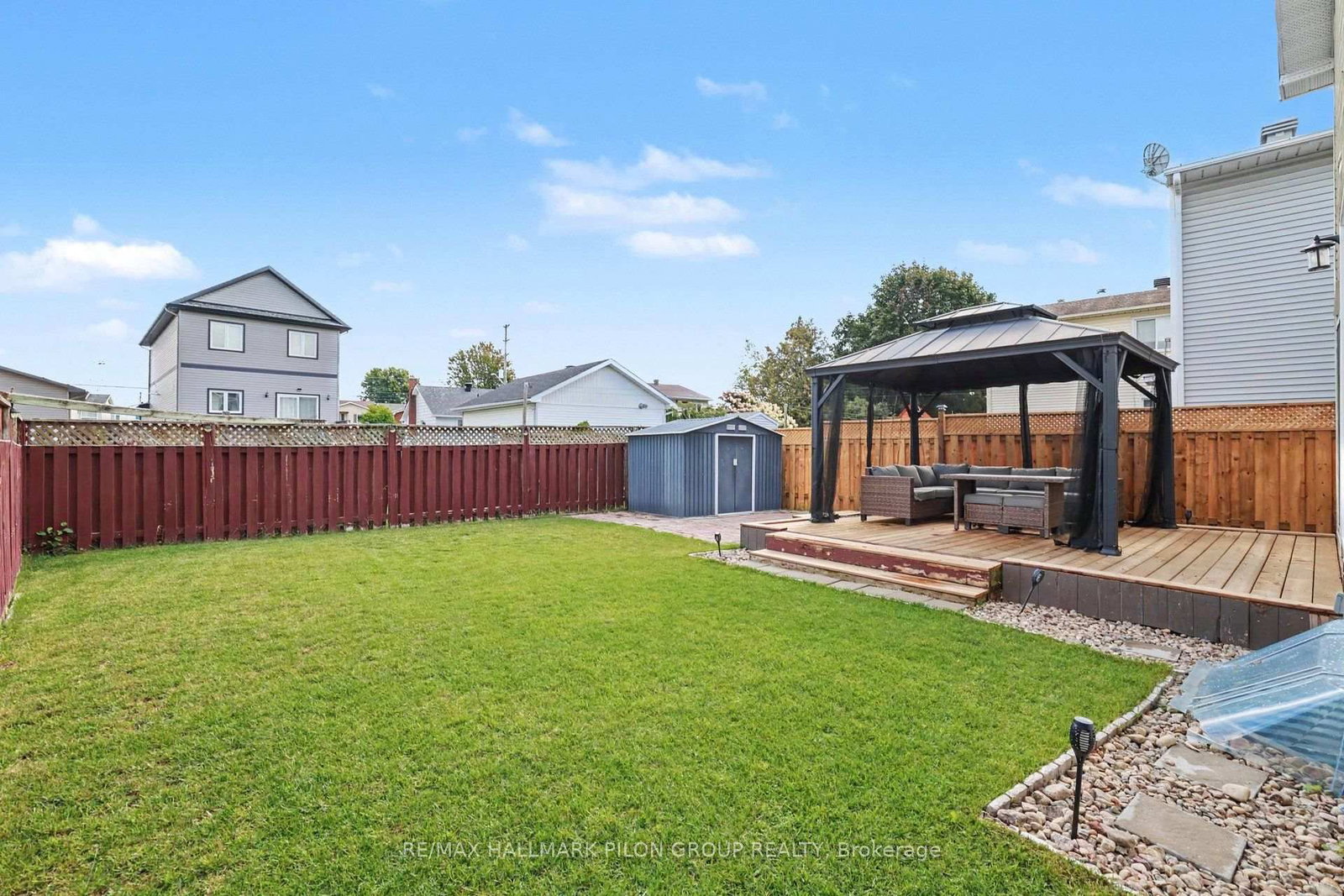 1689 Champneuf Drive • Ottawa, ON photo 35