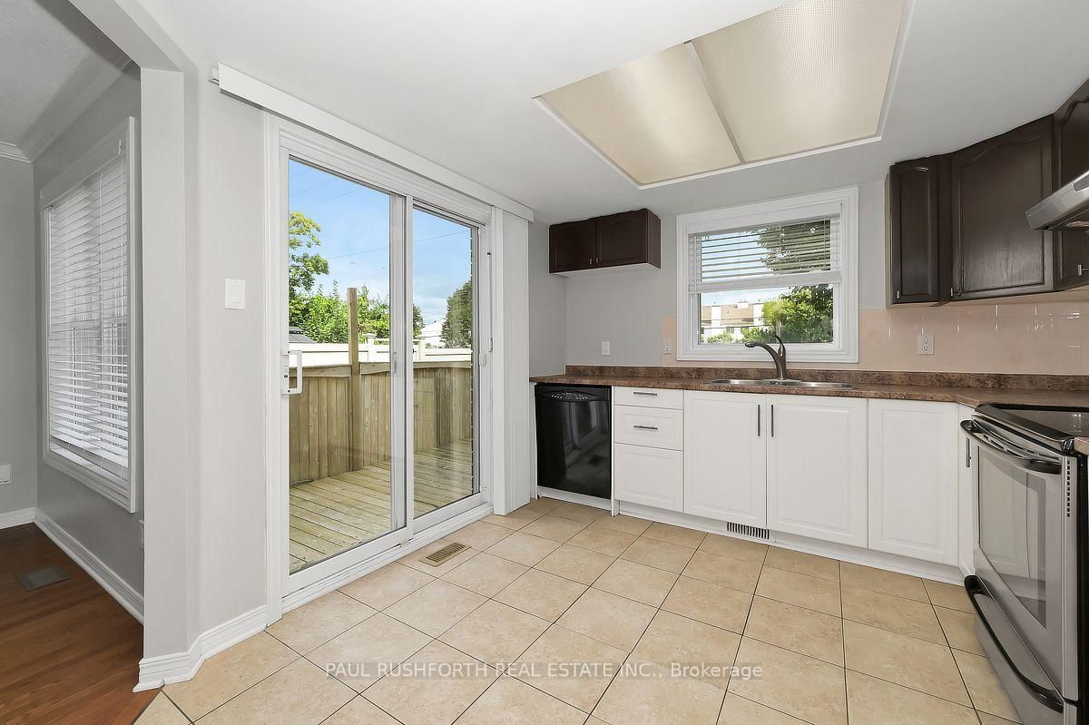 49 Grenadier Way • Ottawa, ON photo 12