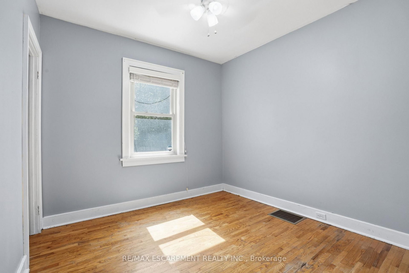 96 PALING Avenue • Hamilton, ON photo 19