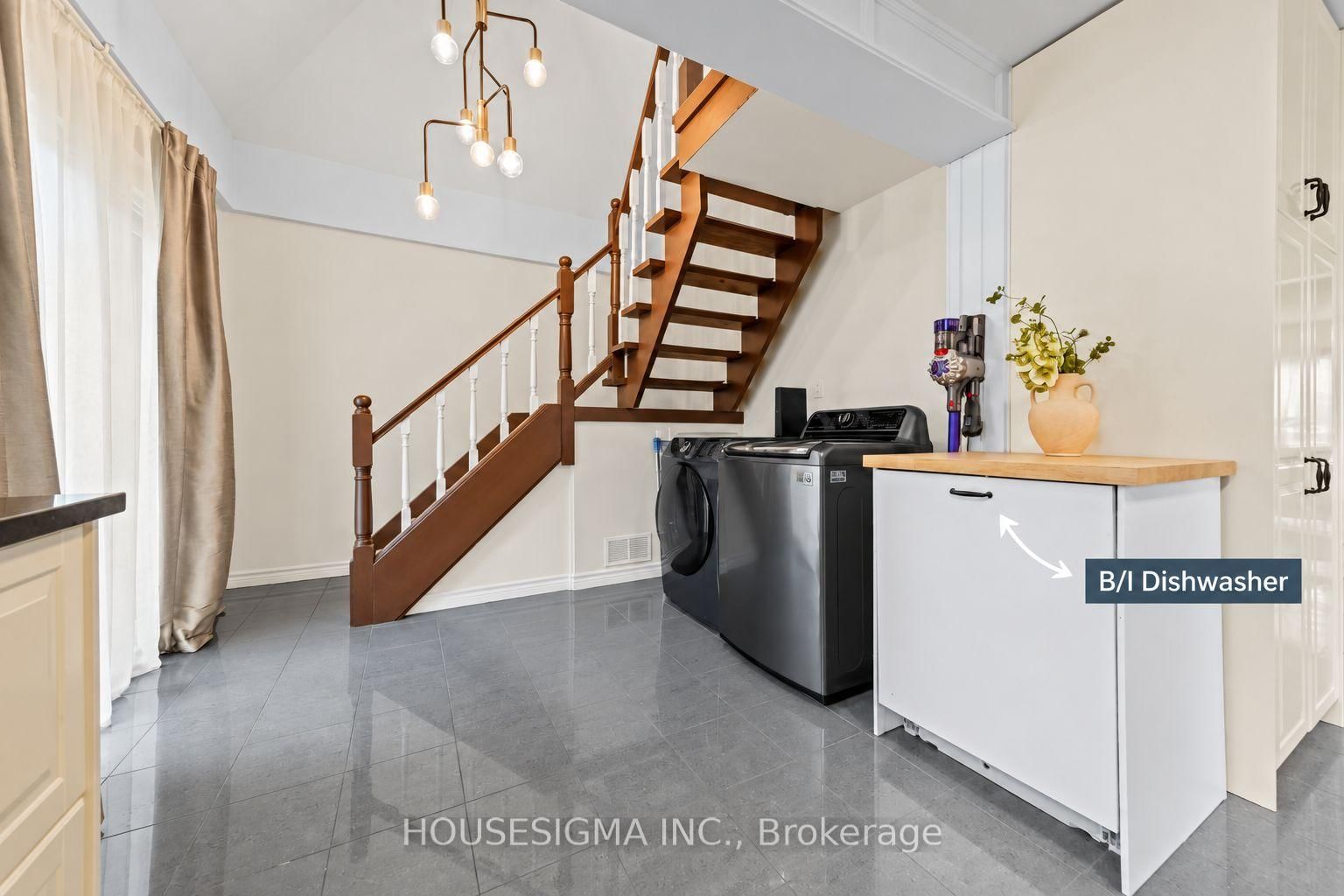 22 Arkledun Avenue • Hamilton, ON photo 15