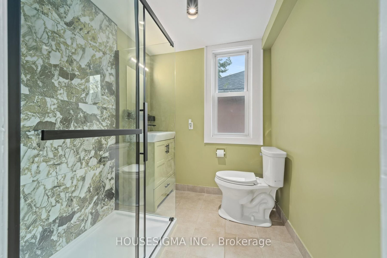 22 Arkledun Avenue • Hamilton, ON photo 18