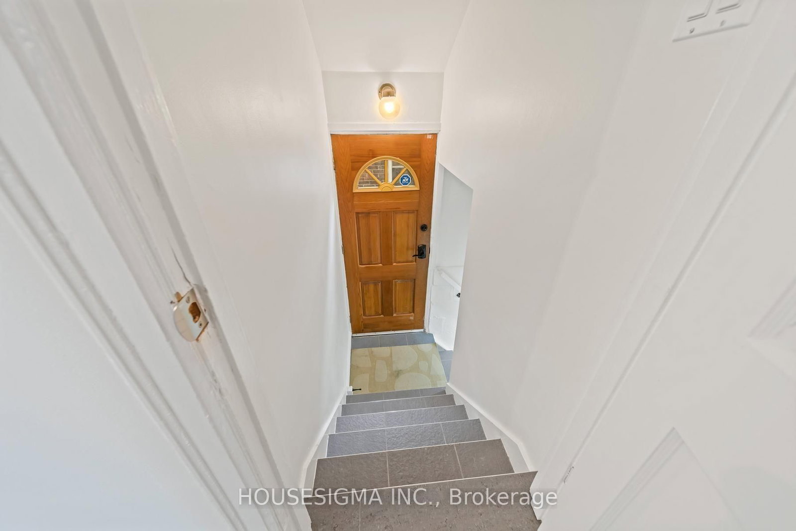 22 Arkledun Avenue • Hamilton, ON photo 25