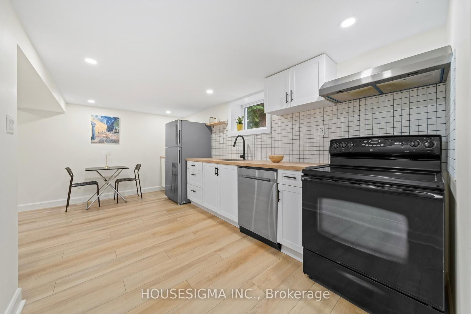 22 Arkledun Avenue • Hamilton, ON photo 27