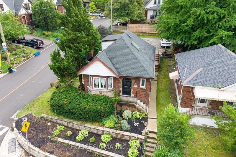 22 Arkledun Avenue