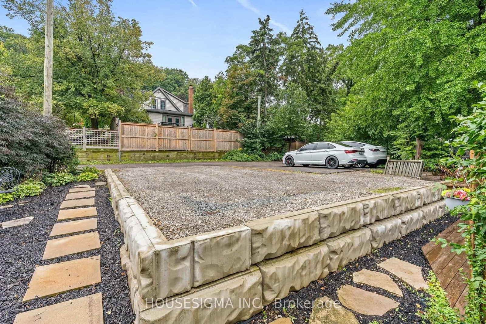 22 Arkledun Avenue • Hamilton, ON photo 38