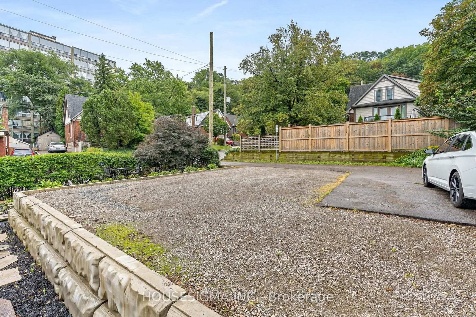 22 Arkledun Avenue • Hamilton, ON photo 40