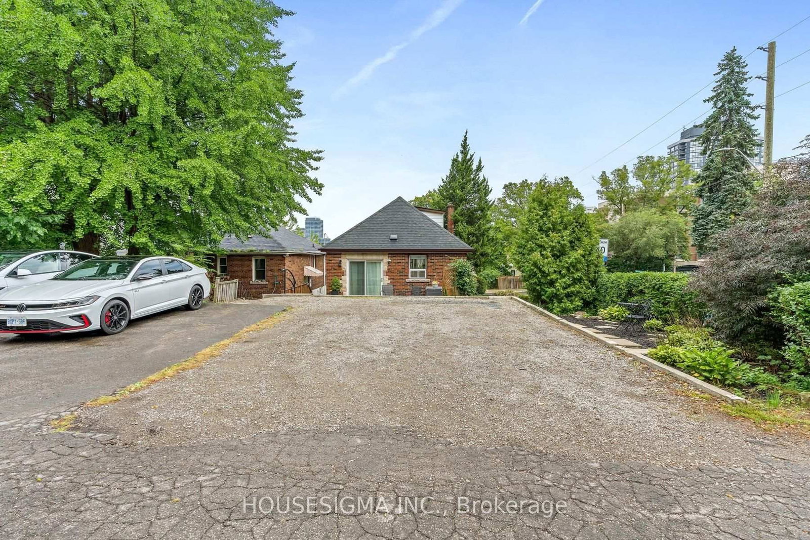22 Arkledun Avenue • Hamilton, ON photo 43