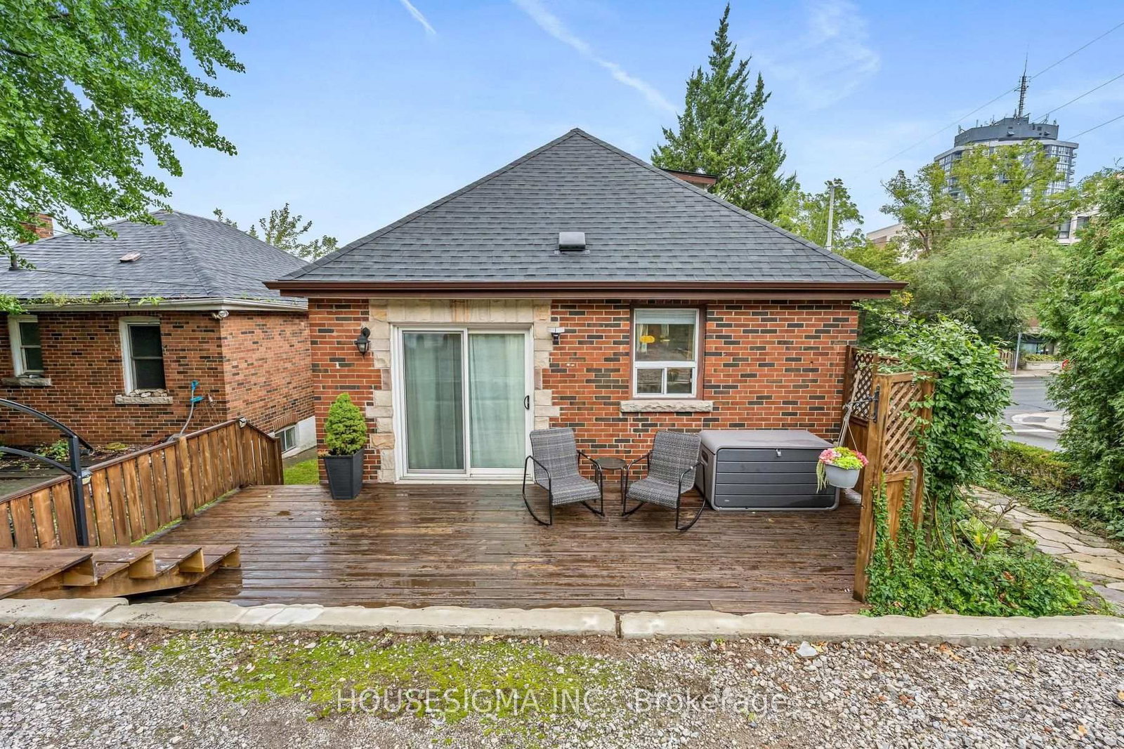 22 Arkledun Avenue • Hamilton, ON photo 44