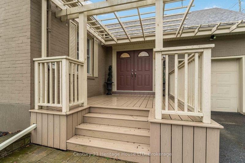25 GLENVIEW Avenue