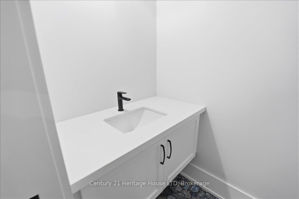 2476 COLANGELO Drive • Niagara Falls, ON photo 20