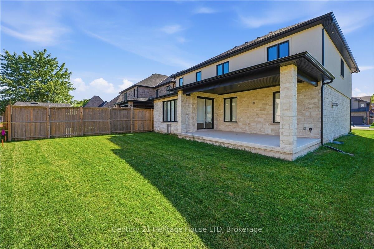 2476 COLANGELO Drive • Niagara Falls, ON photo 40