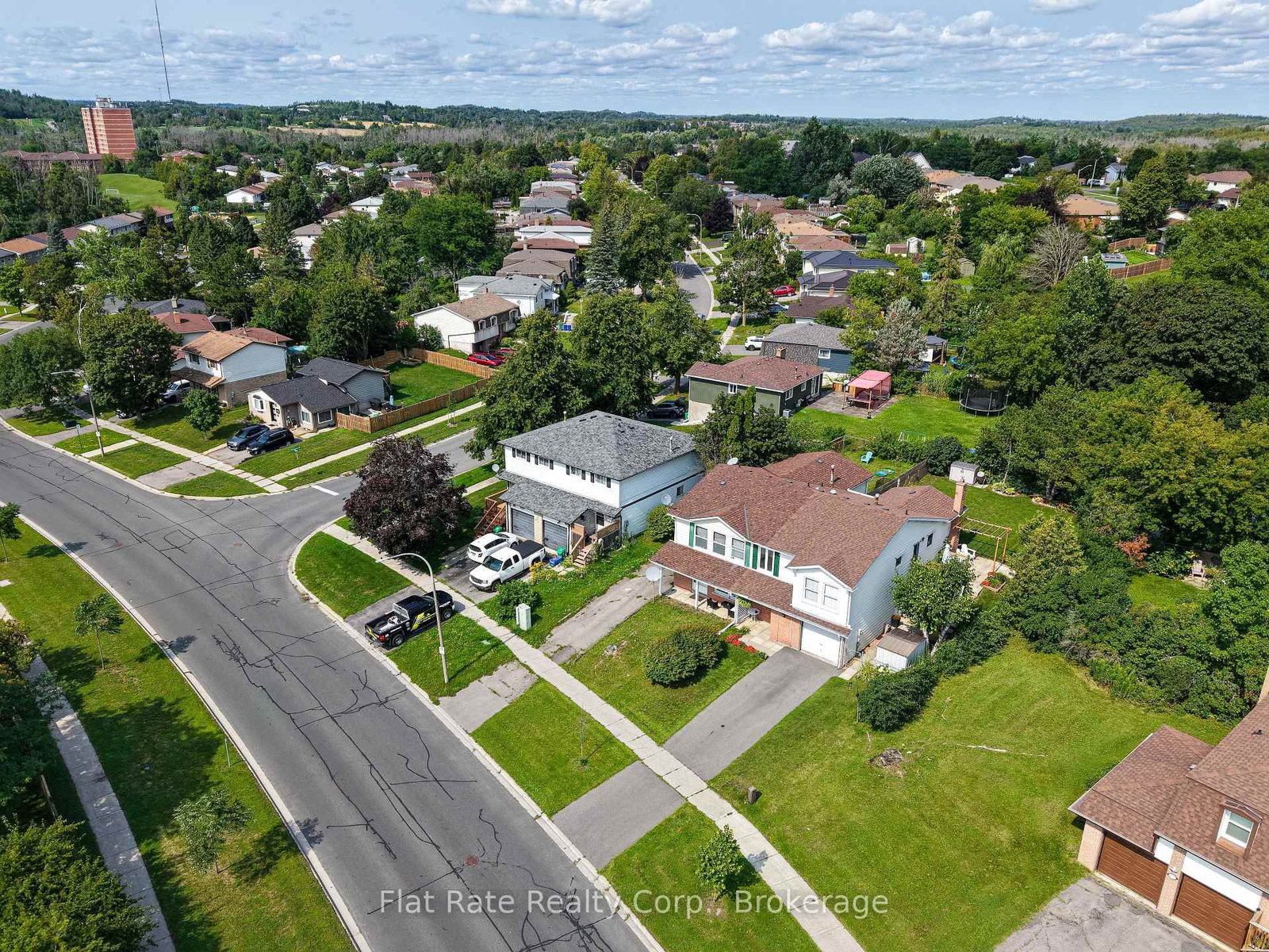 1990 WALKER Avenue • Peterborough, ON photo 31