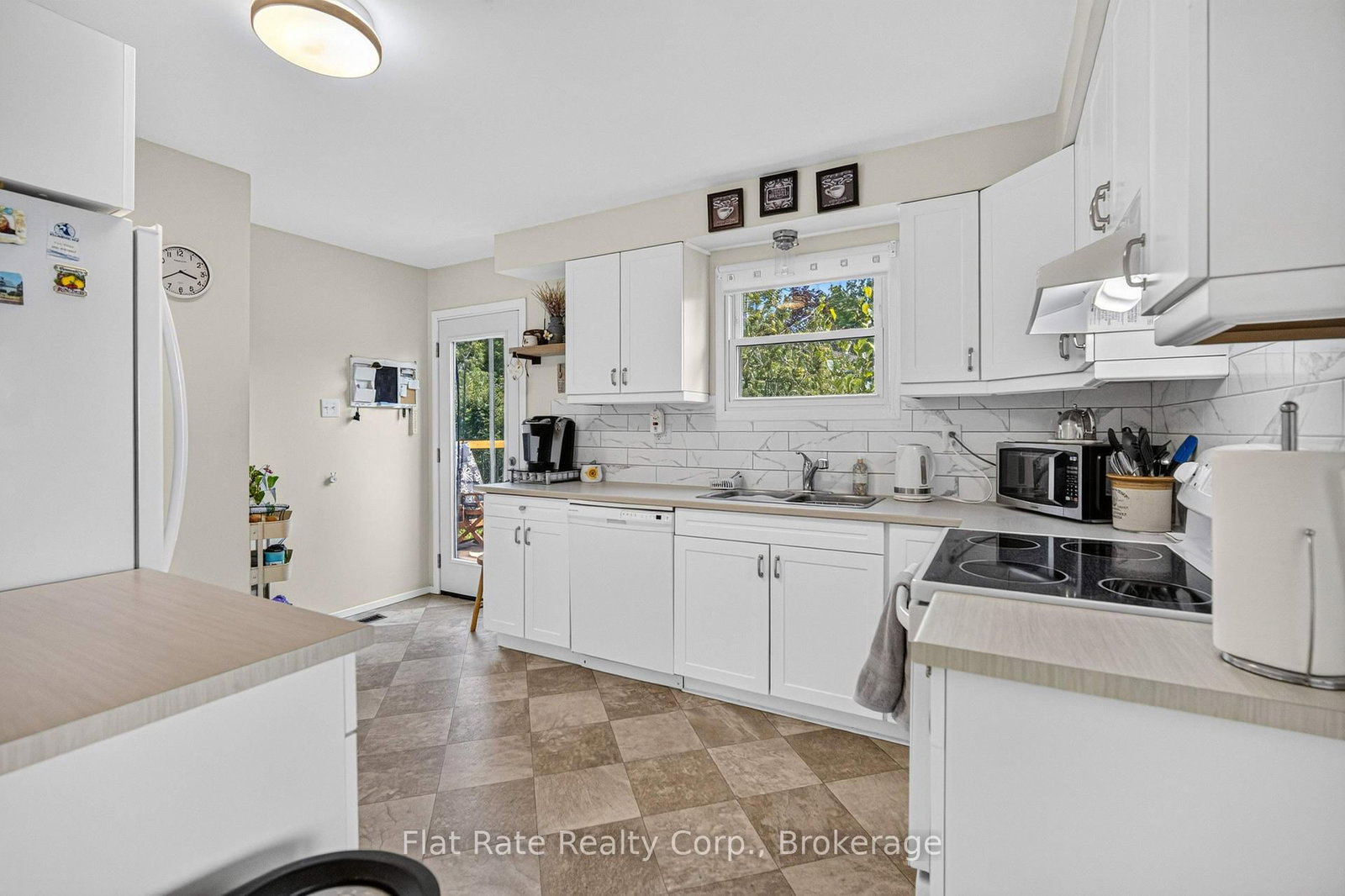 1990 WALKER Avenue • Peterborough, ON photo 6