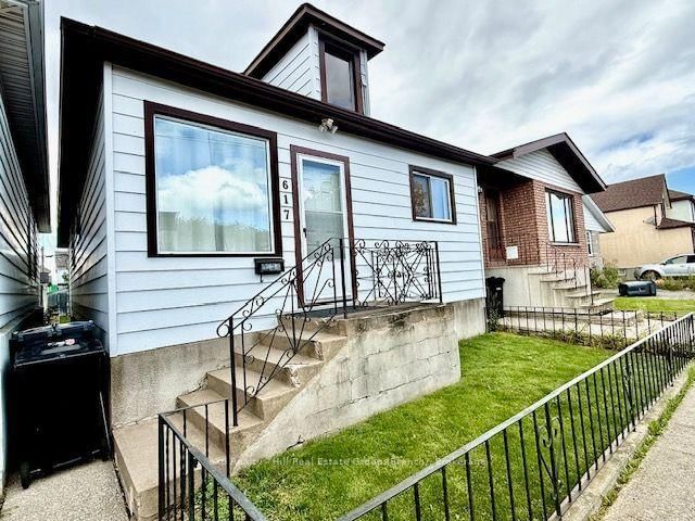 617 McTavish Street