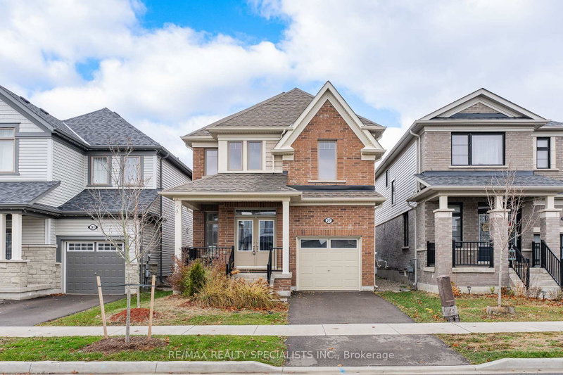 27 Harpin Way W