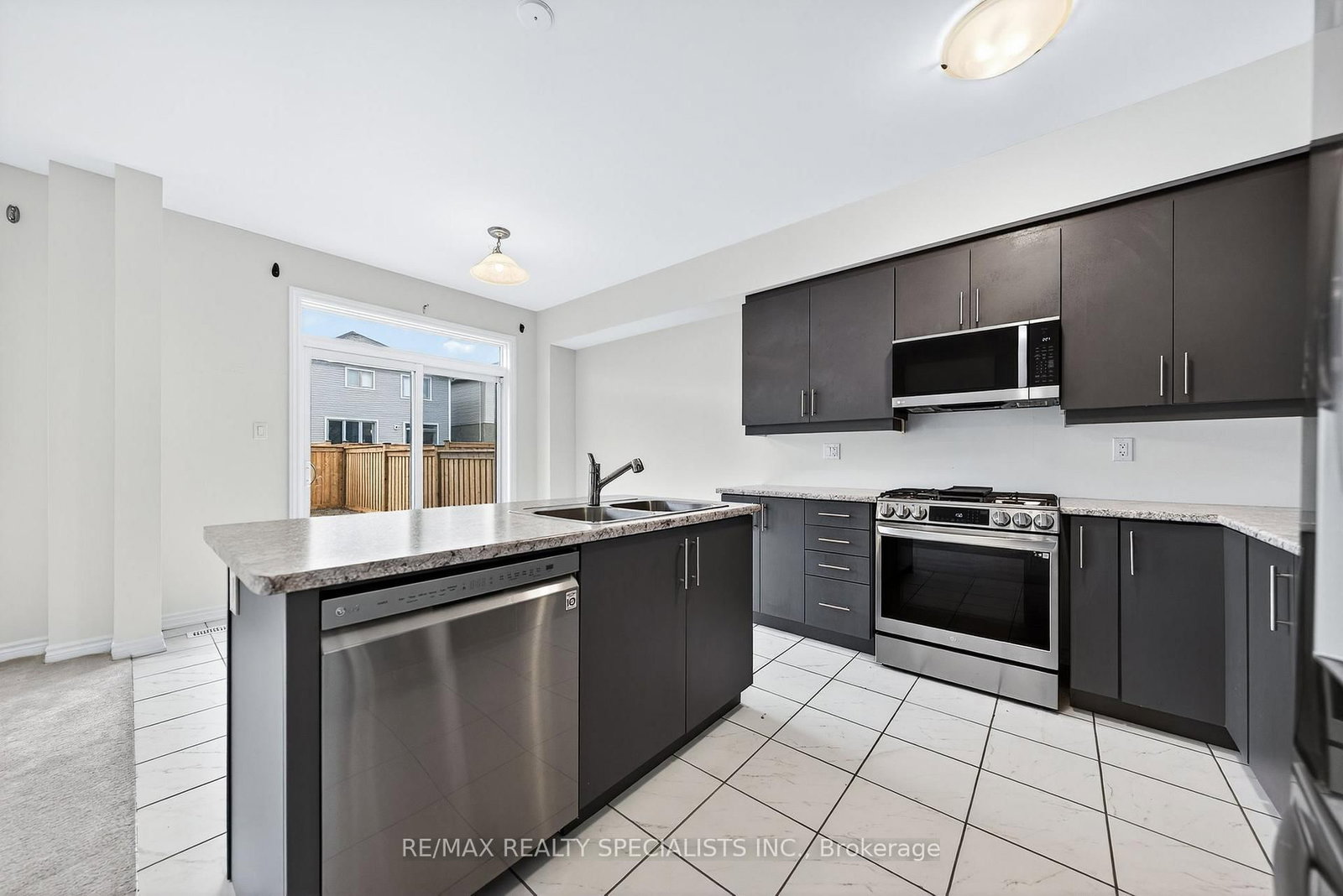 27 Harpin Way W • Centre Wellington, ON photo 20