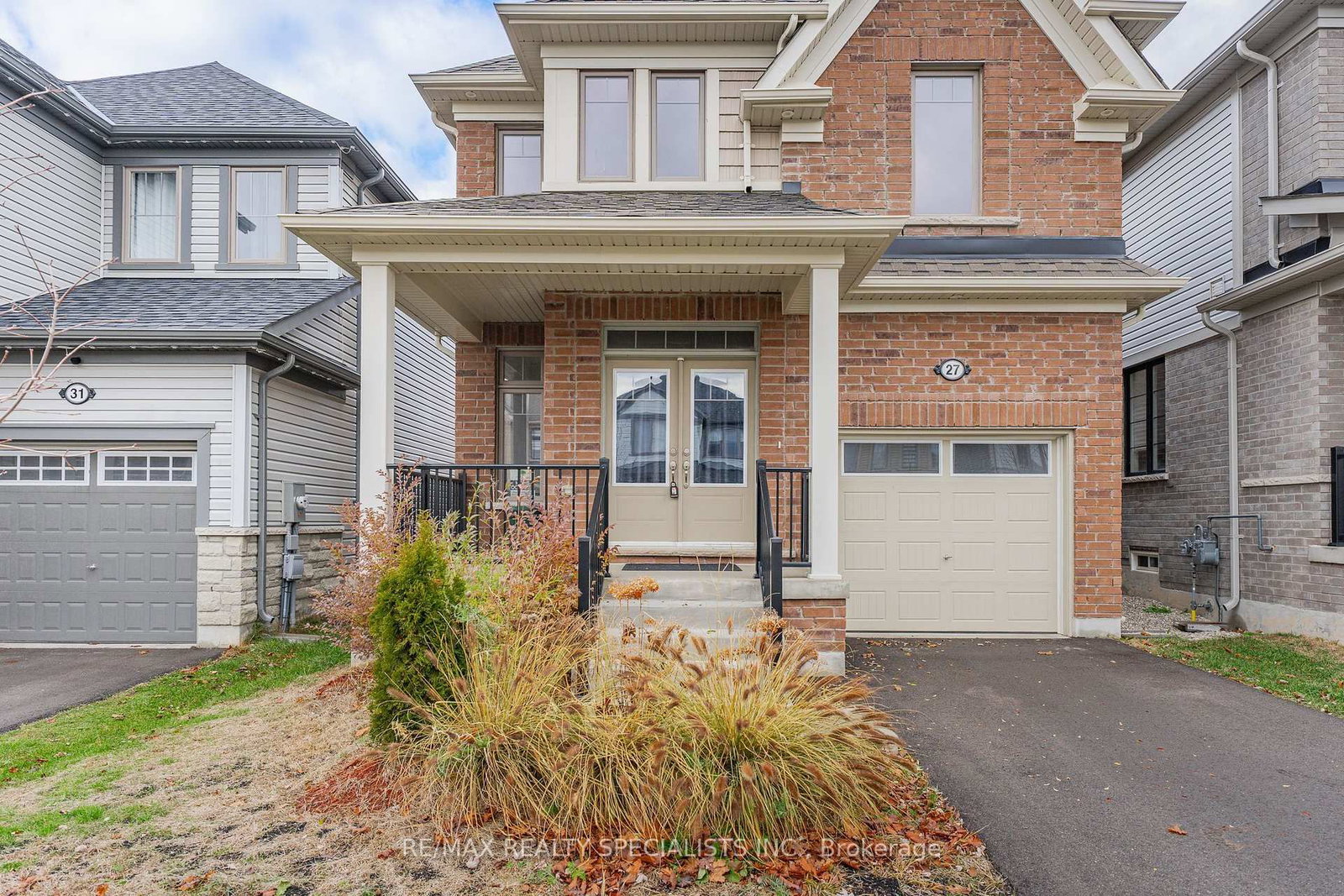 27 Harpin Way W • Centre Wellington, ON photo 4