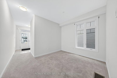 27 Harpin Way W • Centre Wellington, ON photo 8