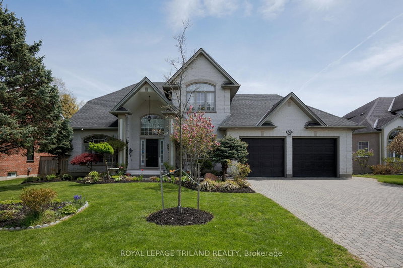 56 Glenridge Crescent