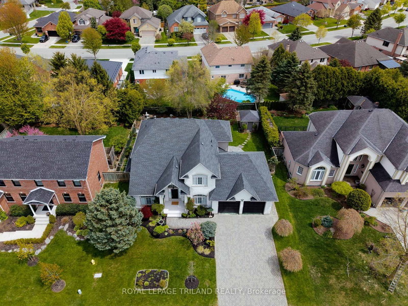 56 Glenridge Crescent