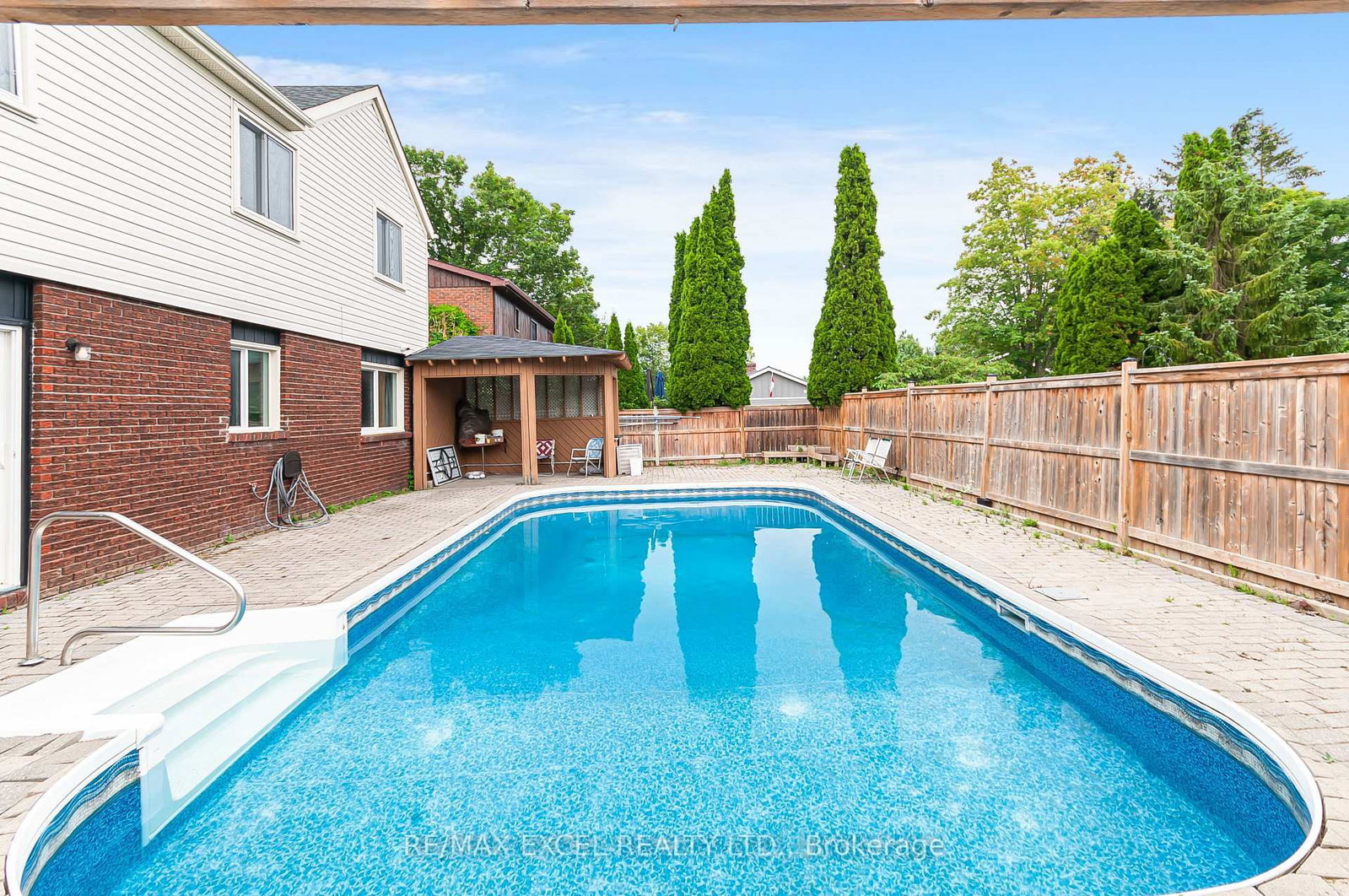 218 Angeline Street N • Kawartha Lakes, ON photo 6