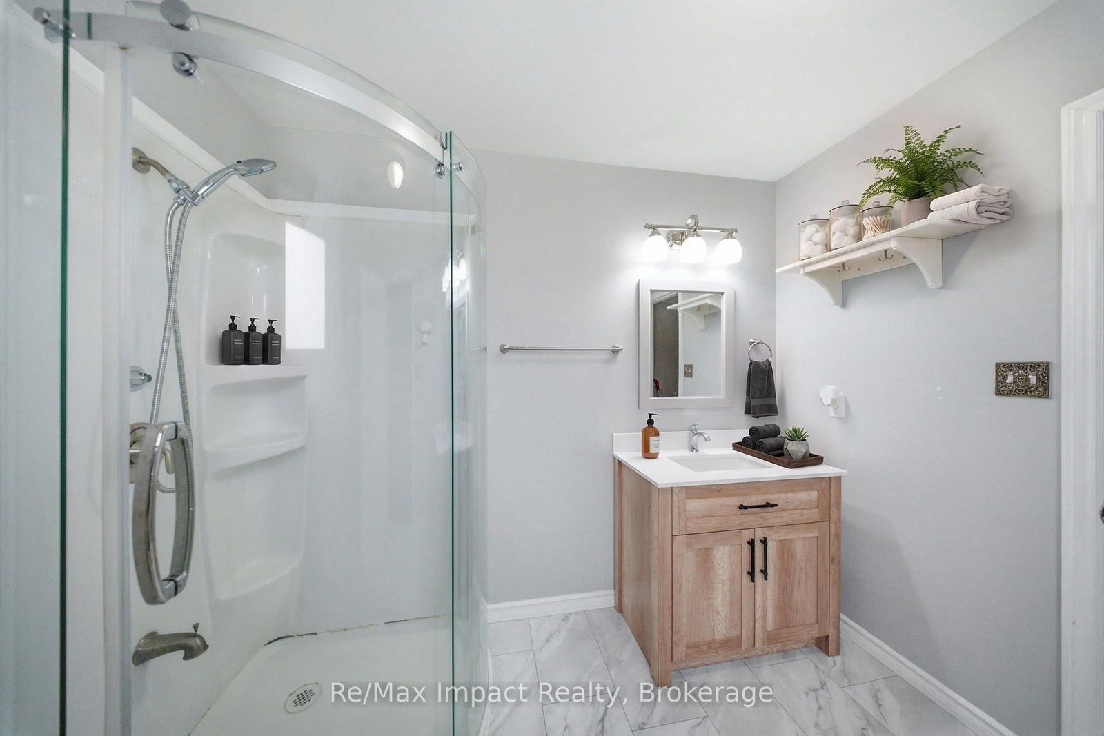 7 University Avenue E • Cobourg, ON photo 11