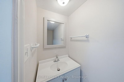 7 University Avenue E • Cobourg, ON photo 4