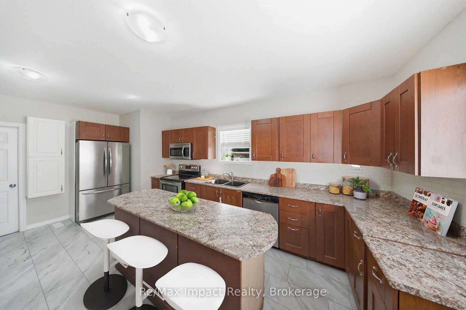 7 University Avenue E • Cobourg, ON photo 6