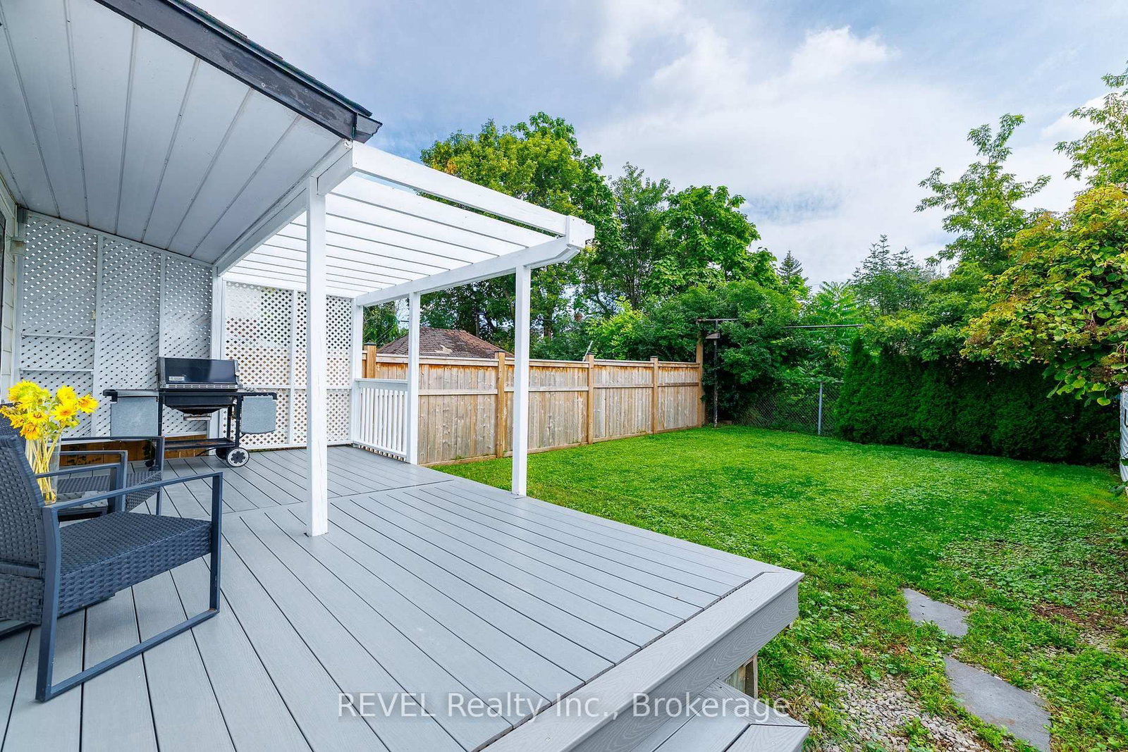 14 Battle Street • Thorold, ON photo 36