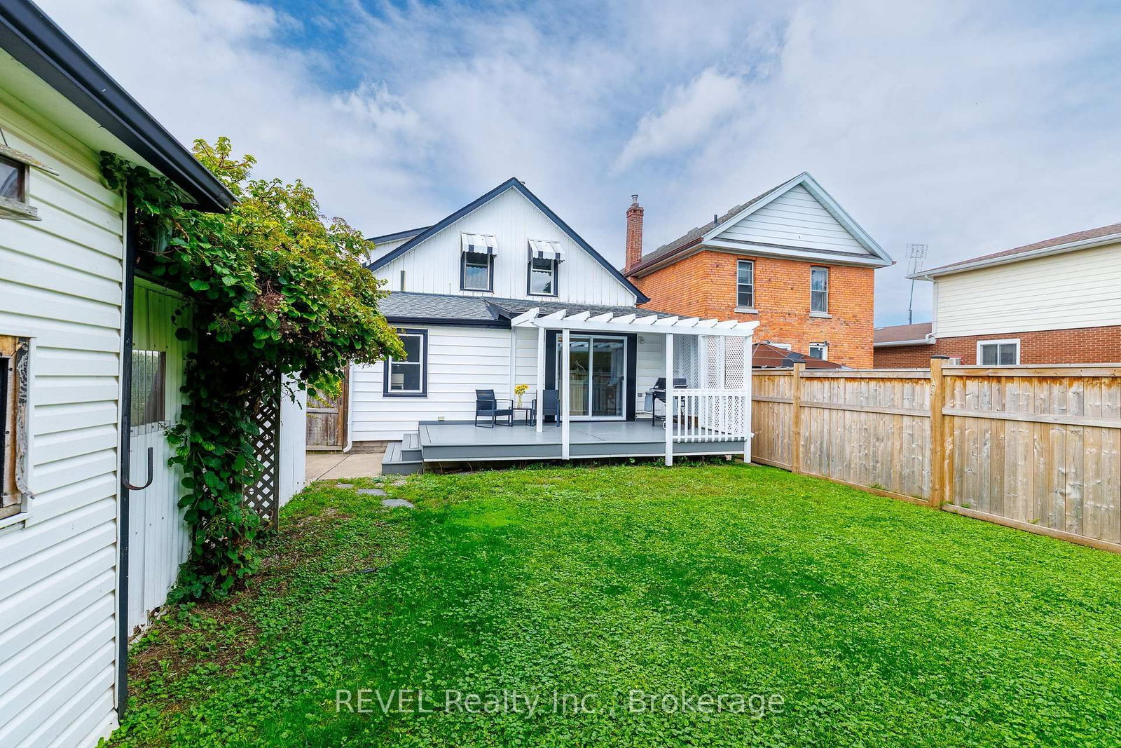 14 Battle Street • Thorold, ON photo 39