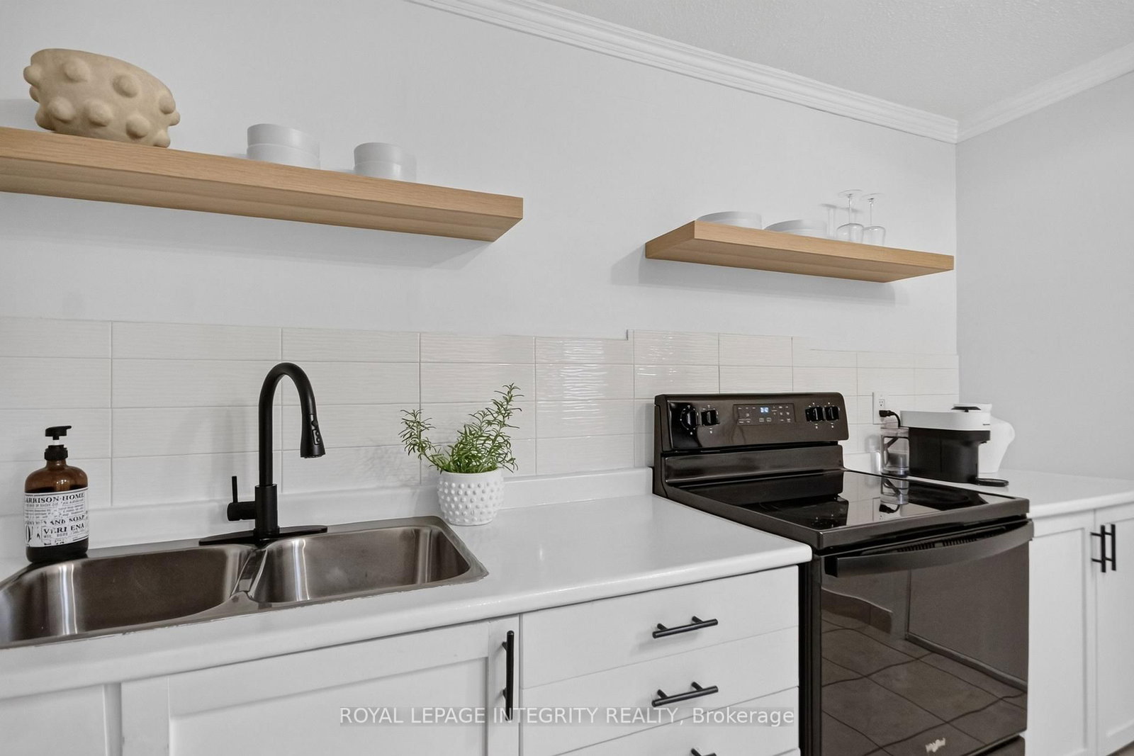 209 SHERWAY Drive • Barrhaven, ON photo 10
