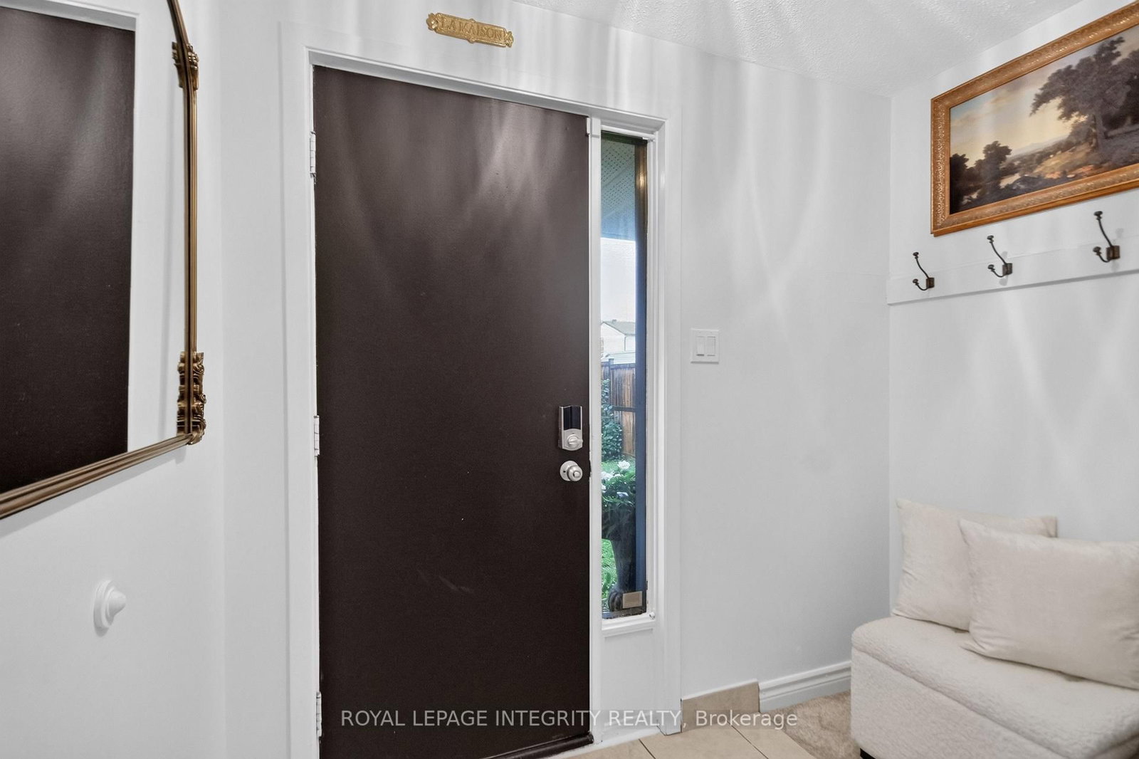 209 SHERWAY Drive • Barrhaven, ON photo 4