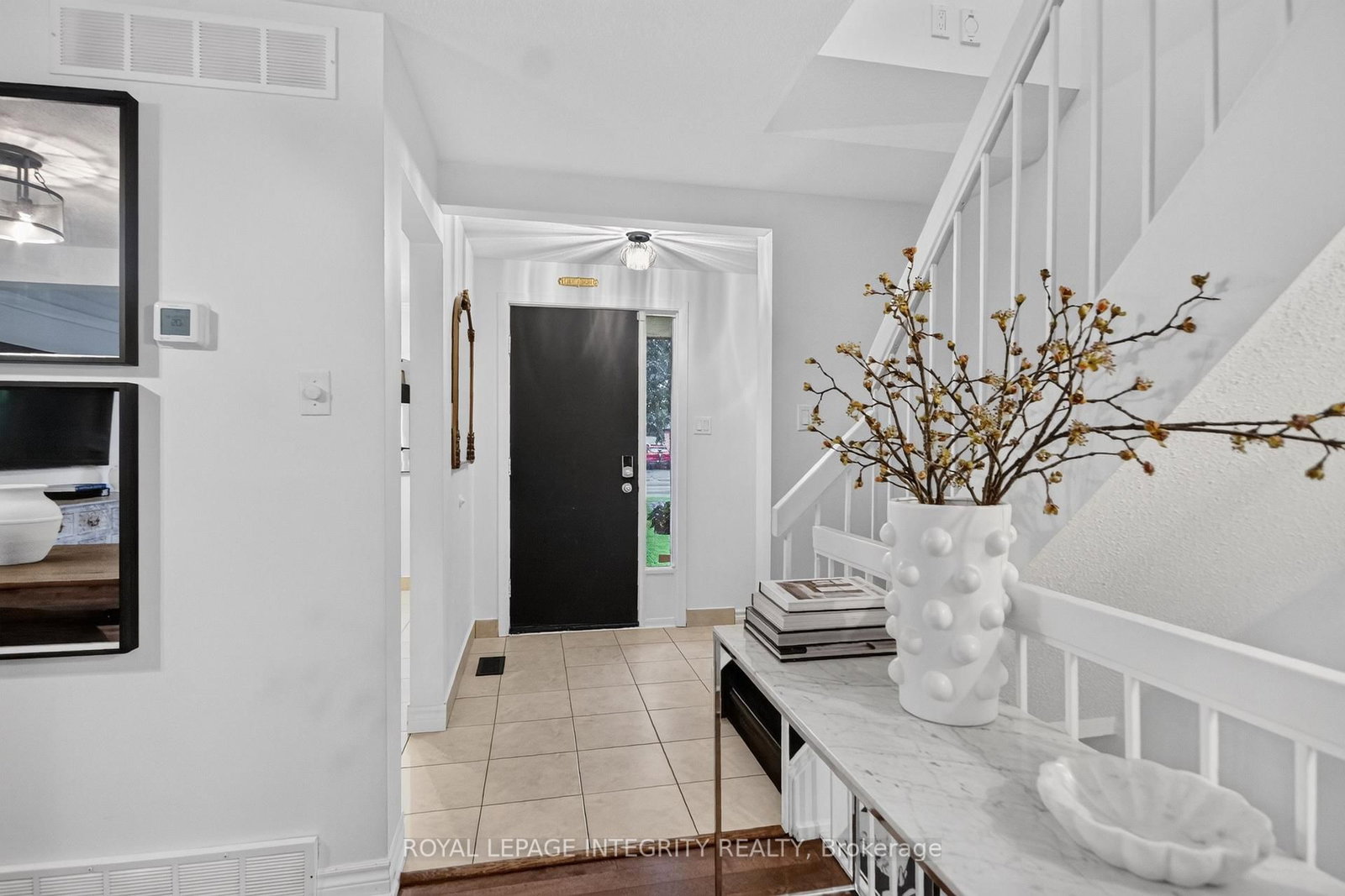 209 SHERWAY Drive • Barrhaven, ON photo 5