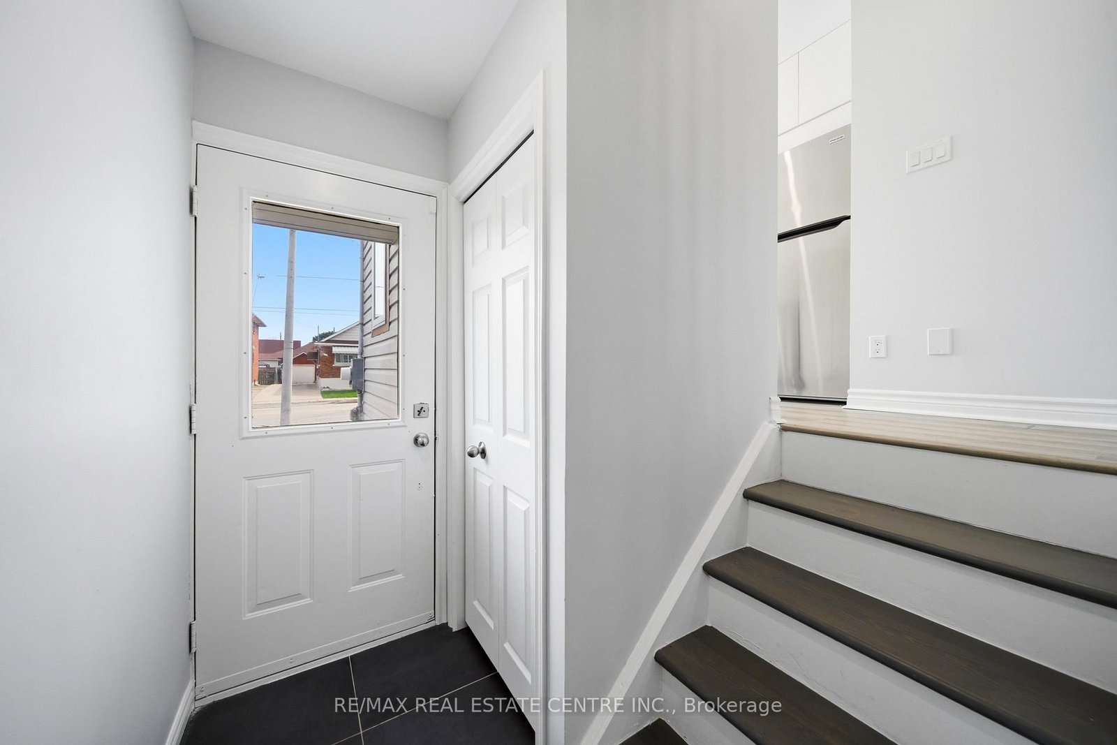 233B Vine Street • St. Catharines, ON photo 4