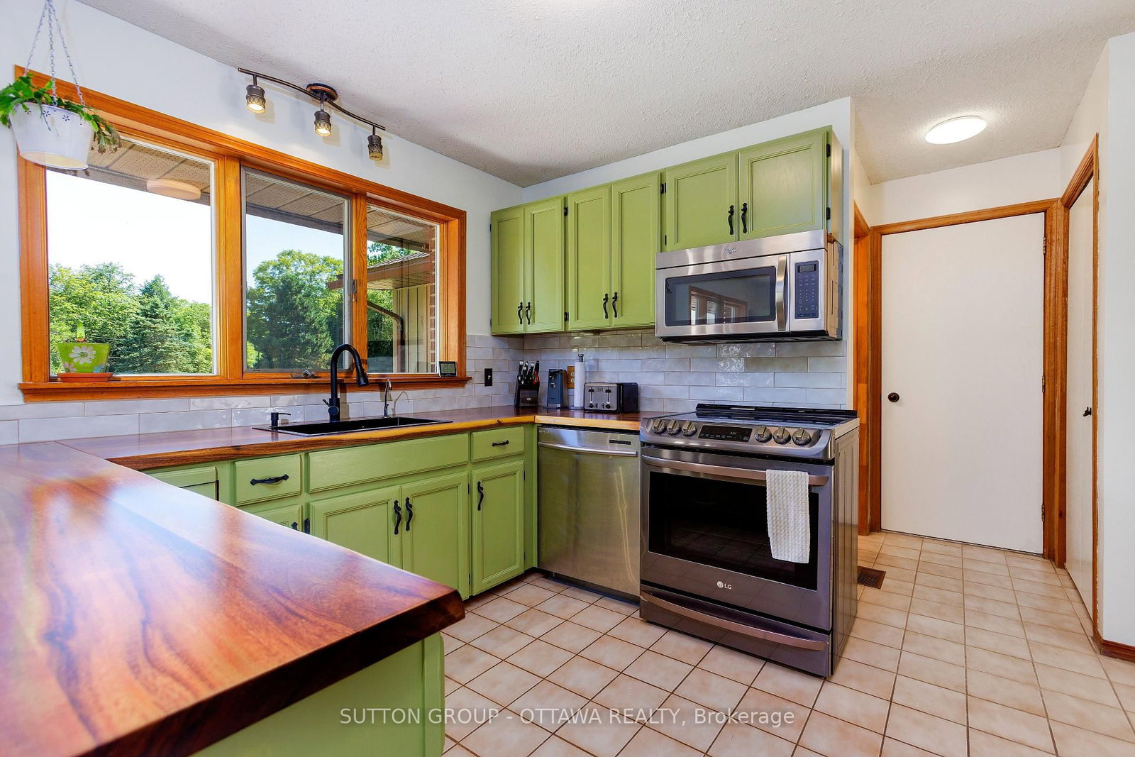 3100 Highway 32 • Leeds and the Thousand Islands, ON photo 18