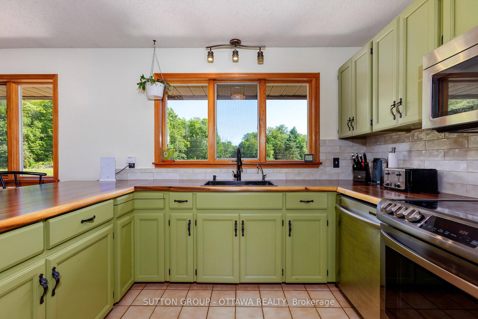 3100 Highway 32 • Leeds and the Thousand Islands, ON photo 20
