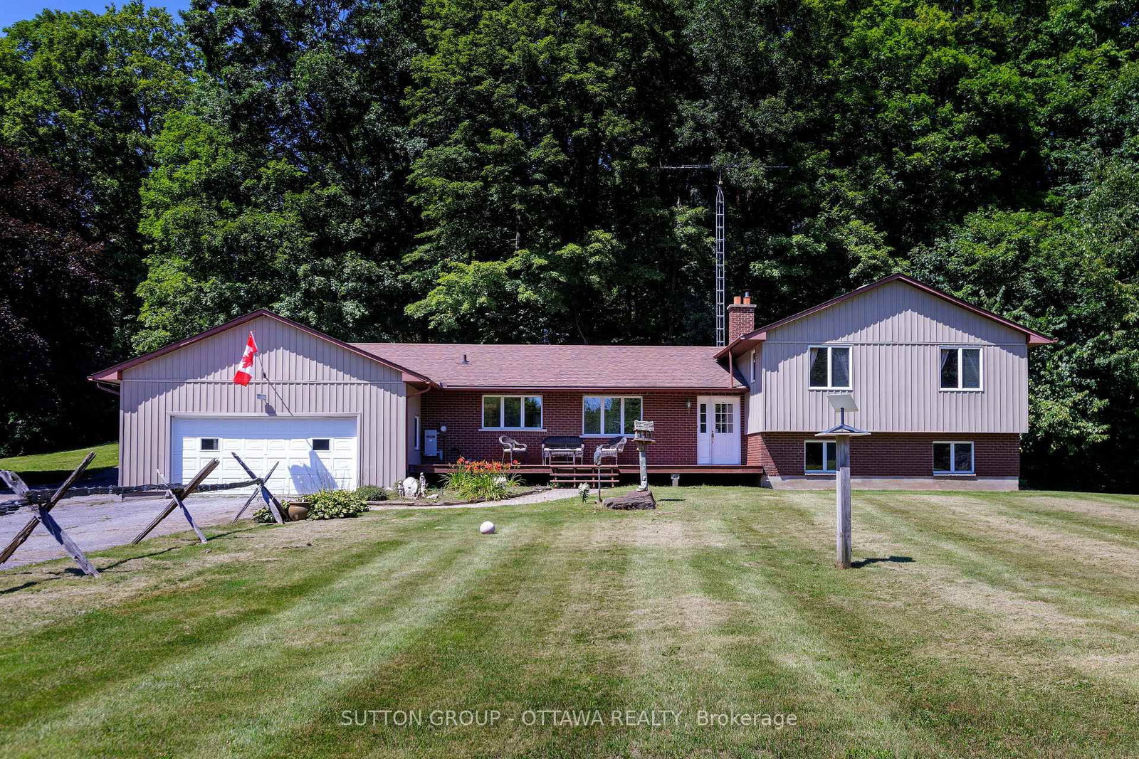 3100 Highway 32 • Leeds and the Thousand Islands, ON photo 5