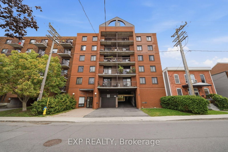401 - 222 Guigues Avenue