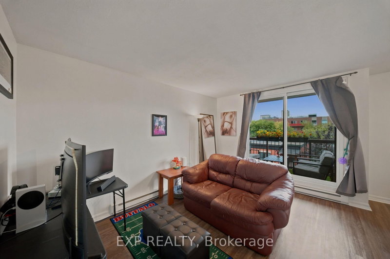 401 - 222 Guigues Avenue