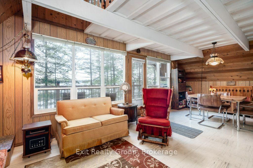 2010 Shabomeka Lake • Cloyne, ON photo 11
