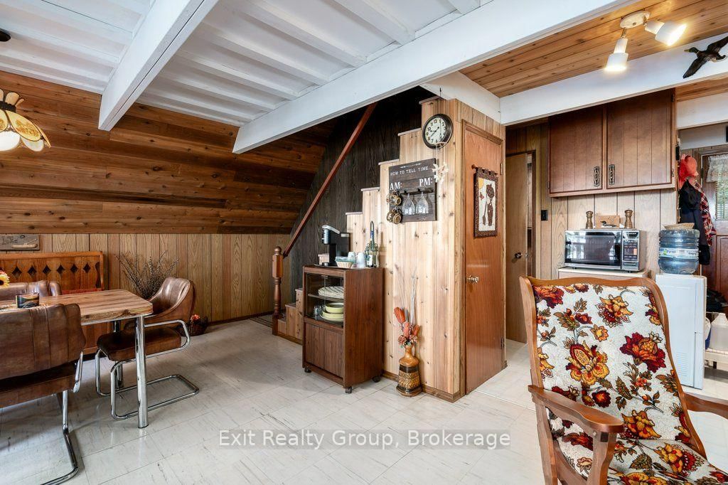 2010 Shabomeka Lake • Cloyne, ON photo 16