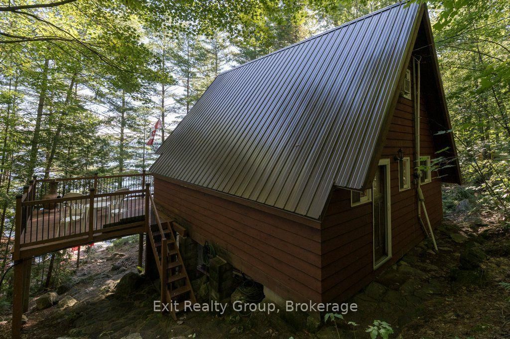 2010 Shabomeka Lake • Cloyne, ON photo 22
