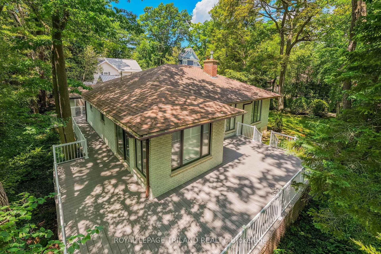 33 Forest Avenue • South Huron, ON photo 11