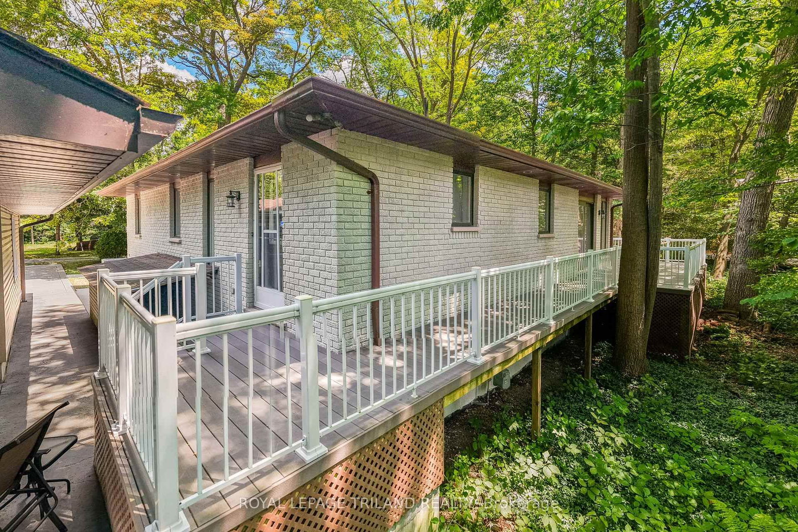 33 Forest Avenue • South Huron, ON photo 14