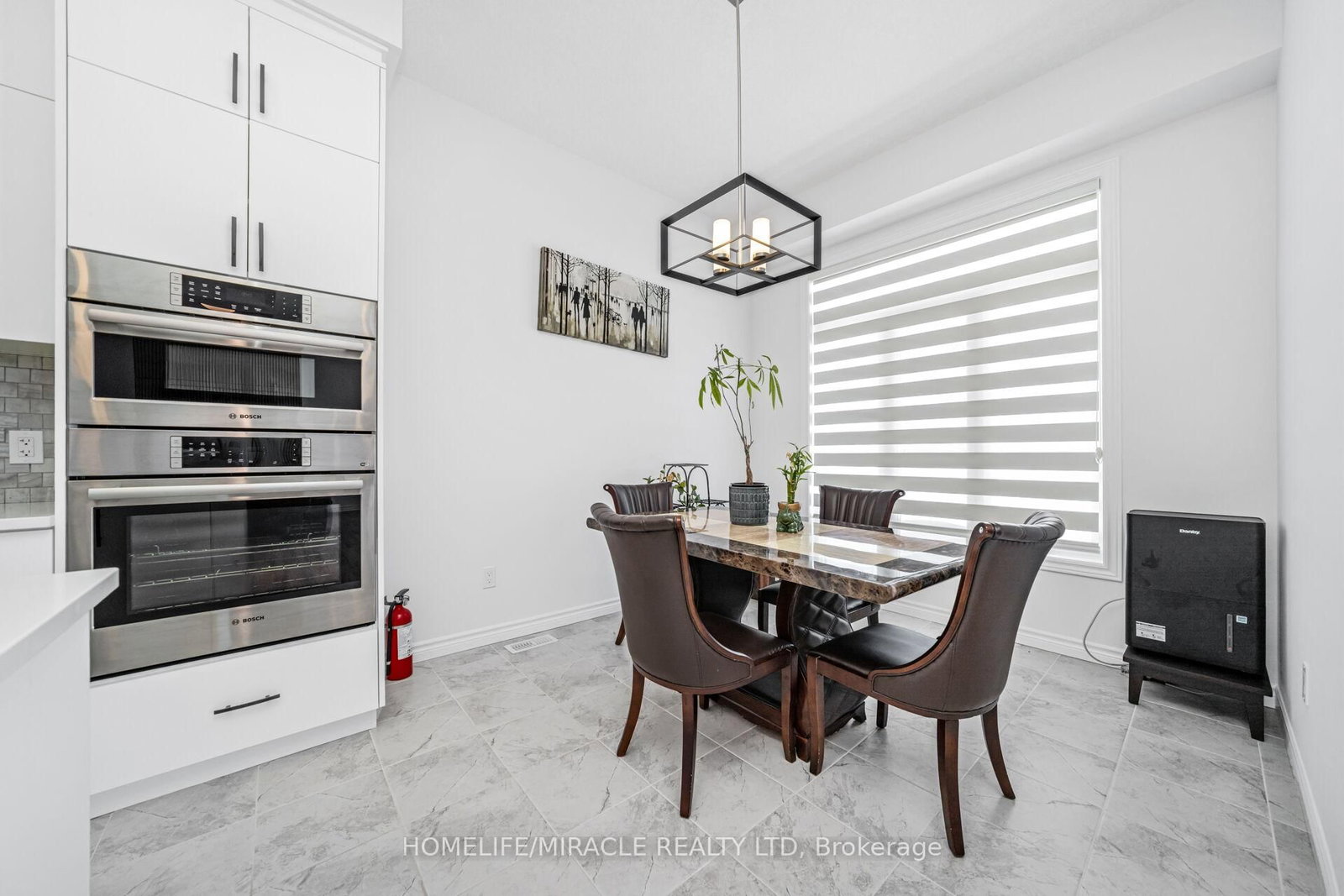 158 Savannah Ridge Drive • Brant, ON photo 15