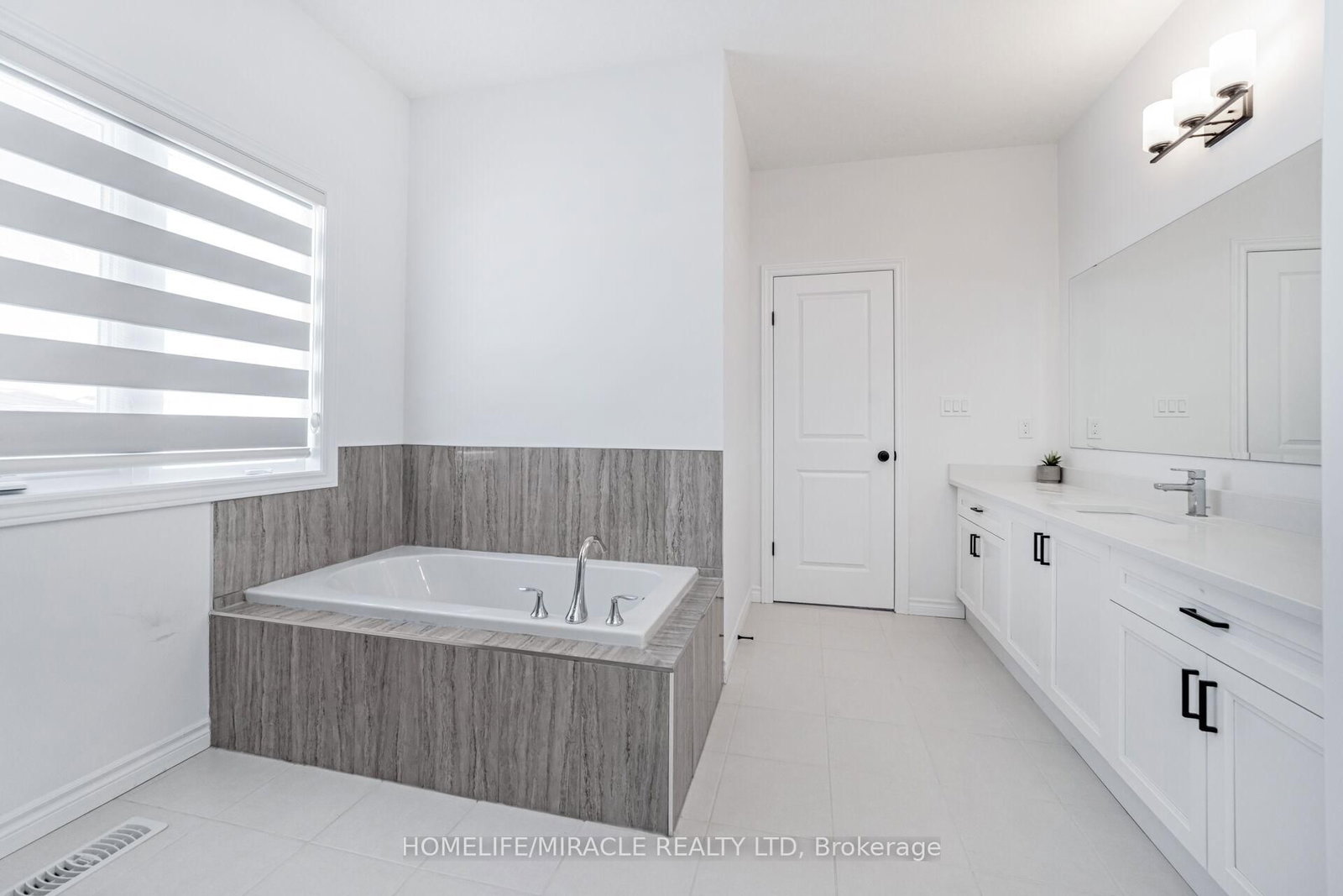 158 Savannah Ridge Drive • Brant, ON photo 31