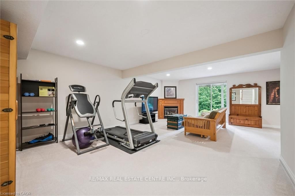 555 Killbear Court • Waterloo, ON photo 13