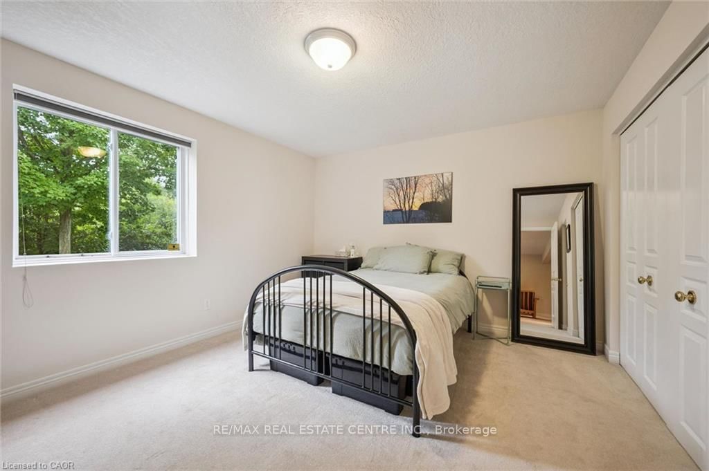 555 Killbear Court • Waterloo, ON photo 15